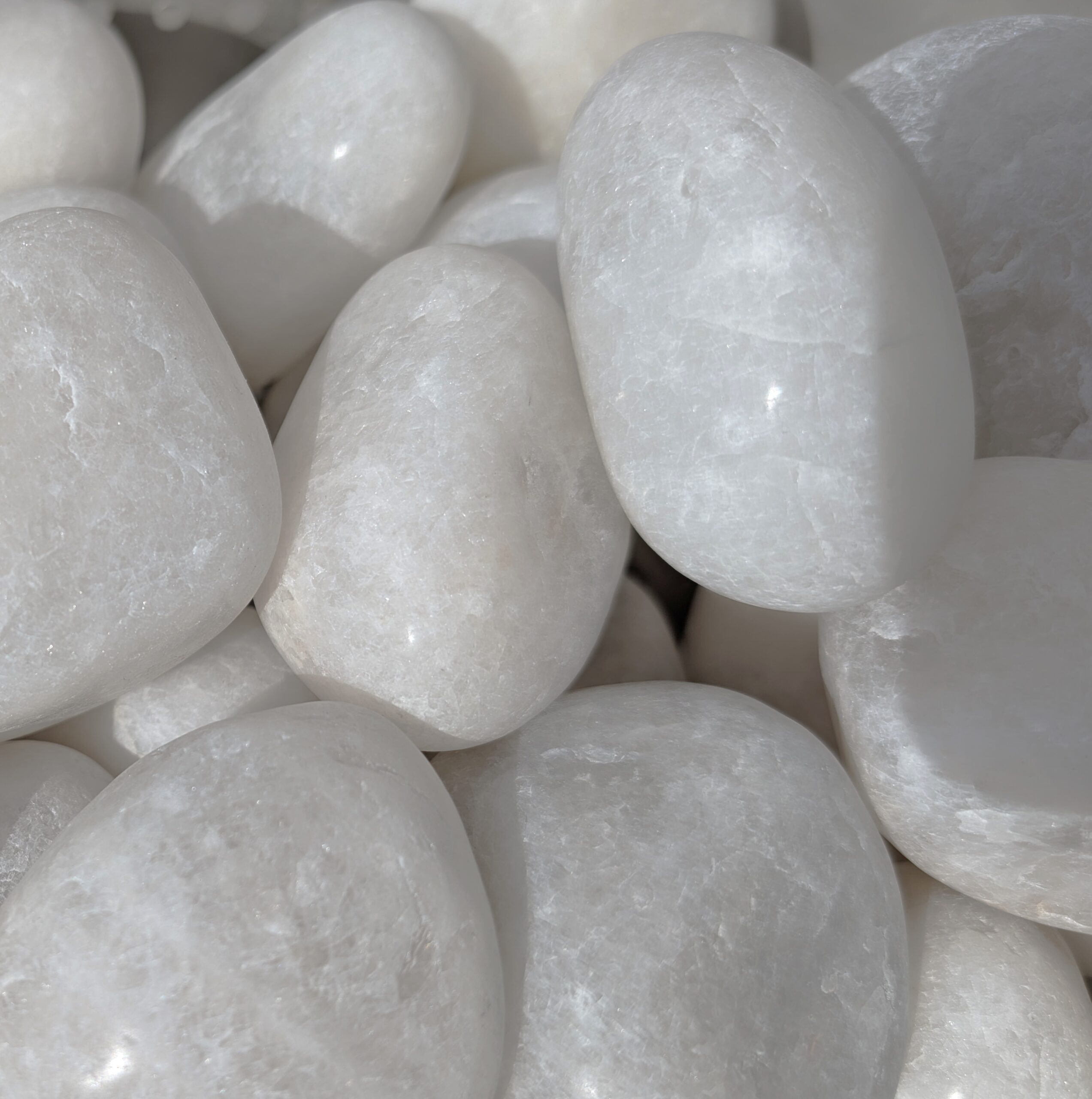 Premium High Polish Pebbles White - 2-4 CM