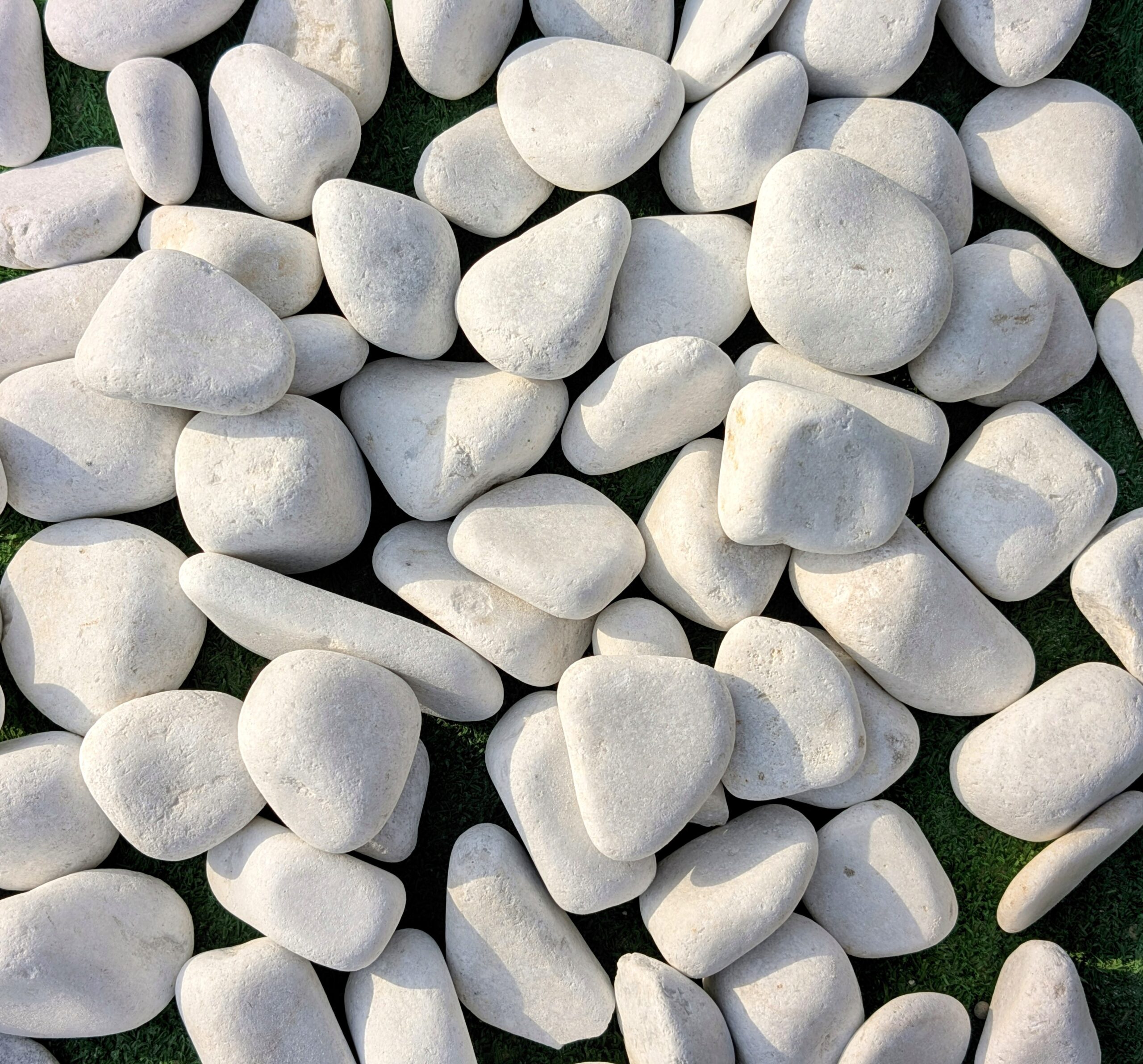 AAA Grade Marble White pebble - 3-5 CM